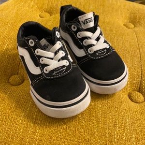 Size 4 black/white vans